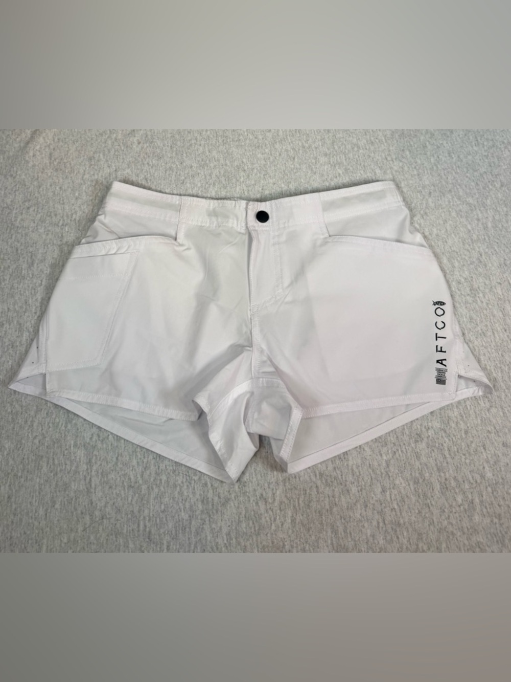 AFTCO Fishing Shorts - White - Women’s Size 8